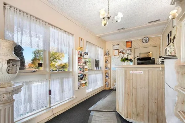 Visit Parkside Motel Morwell
