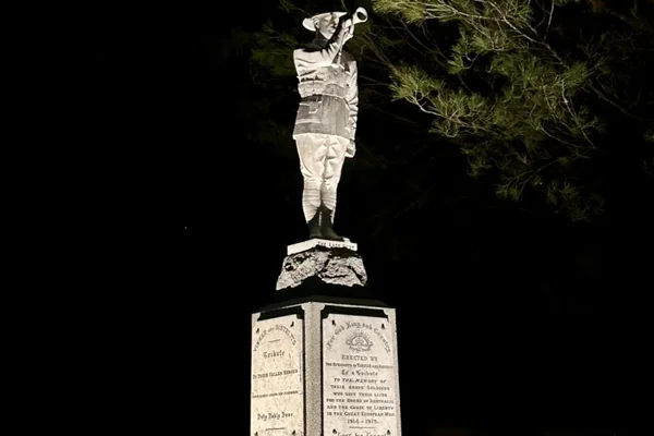 Experience Yinnar War Memorial